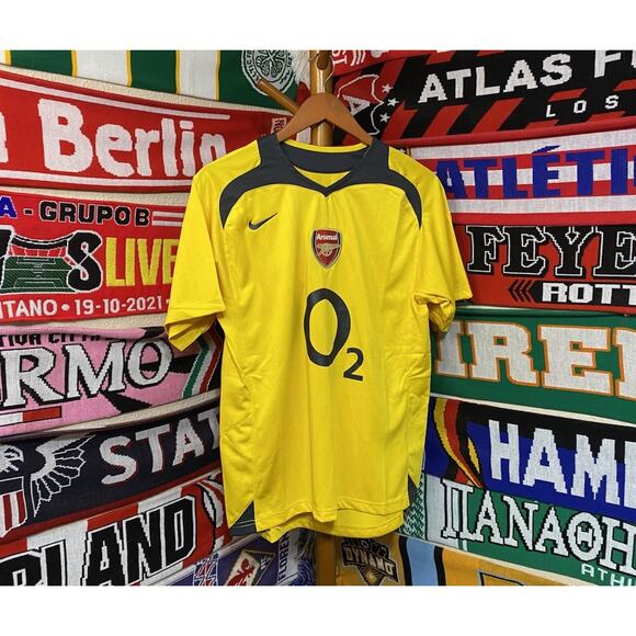 Arsenal | Men’s Medium Retro “O2 Yellow” Jersey - Picture 6 of 7